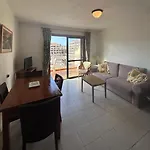 2 Bed With Pool Views In Americas K201 דירה *